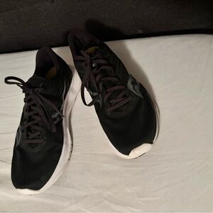 Men's Black Athletic Shoes